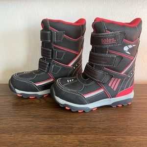 Totes Apex snow boots